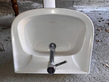 Lavandino per bagno