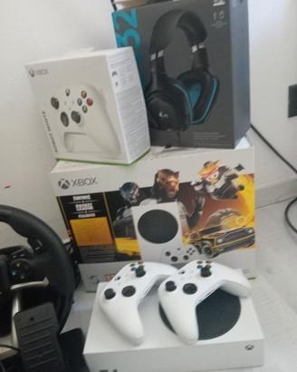 Set Console, volante e pedali, cuffie e joystick 
