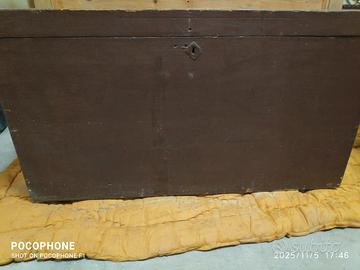 Baule in legno massello vintage