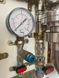 Elettrodomestico per infustare birra, vino, bibite