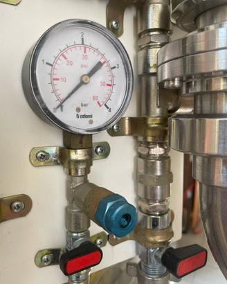 Elettrodomestico per infustare birra, vino, bibite