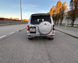 Mitsubishi Pajero V60 3.2 DiD