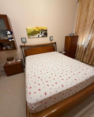 camera da letto matrimoniale in legno ciliegio