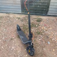 Monopattino elettrico Ninebot E2 Plus