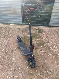 Monopattino elettrico Ninebot E2 Plus