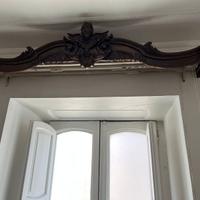 Cimasa in legno massello 