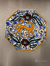 PIATTO FIRMATO GHIRLA CON ANIMALE