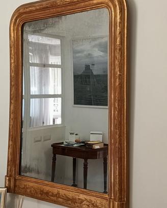 Specchio con cornice in legno