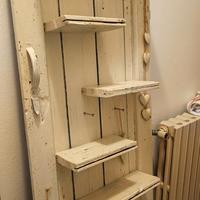 mobile a ripiani portagioie