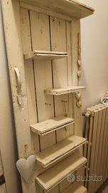 mobile a ripiani portagioie