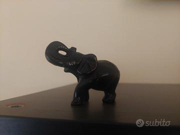 Elefante in Agata Nera
