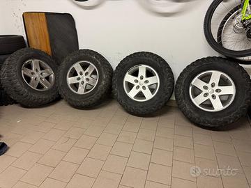 Cerchi Jeep Wrangler JK 285 70 17 BF Goodrich KM3