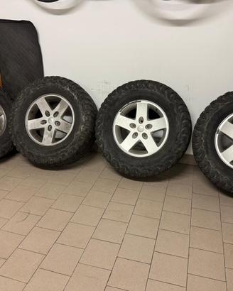 Cerchi Jeep Wrangler JK 285 70 17 BF Goodrich KM3