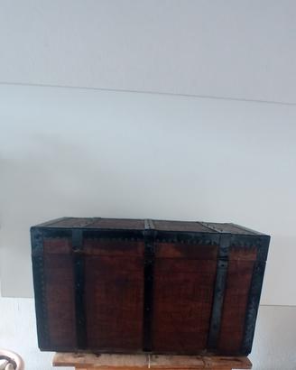 Antico baule da viaggio 