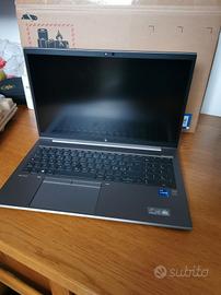 HP ZBook Firefly 15 Workstation PC portatile