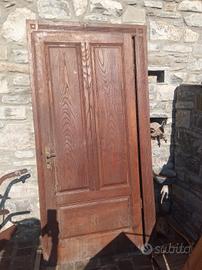 due porte con intelaiatura del 1930 in legno di ca