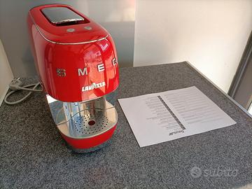 Macchina da caffè a capsule Smeg Lavazza
