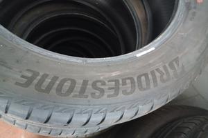 gomme estive 225/55R18 98 V Bridgestone usate 
