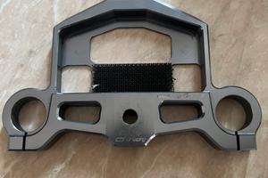 Piastra x minimoto adatta a steli da 25mm