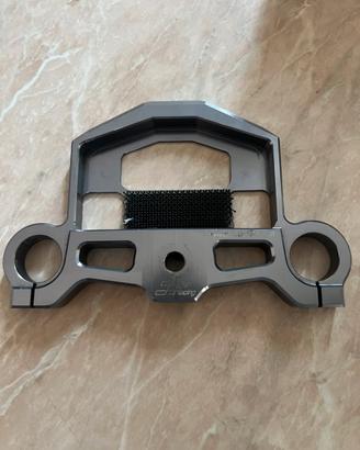 Piastra x minimoto adatta a steli da 25mm