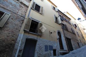 CASA SEMINDIPENDENTE A ACQUAVIVA PICENA