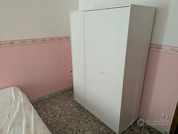 Armadio IKEA KLEPPSTAD 3 ante bianco – come nuovo