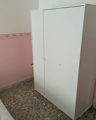 Armadio IKEA KLEPPSTAD 3 ante bianco – come nuovo