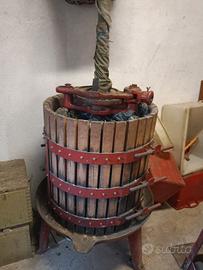 Torchio per produzione vino
