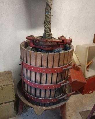Torchio per produzione vino