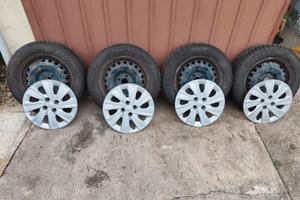 Gomme/pneumatici 4 stagioni 185/65 R15 + cerchi