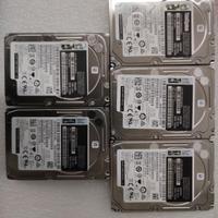 5x dischi Lenovo 7XB7A00025 – 600 GB 10 K SAS Hot‑
