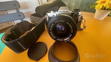 Olympus OM10 con Zoom 35-70mm e Borsa