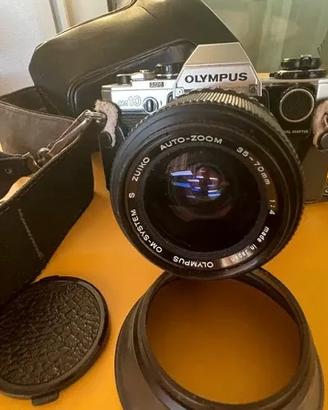 Olympus OM10 con Zoom 35-70mm e Borsa