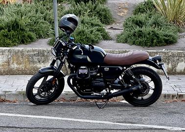 Moto Guzzi V7 Stone 2022
