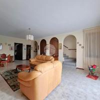 VILLA A SCHIERA A VOGHERA