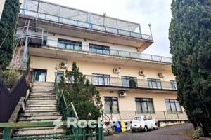 LAURIA - COMPLESSO POLIFUNZIONALE DI AMPIA METRATU