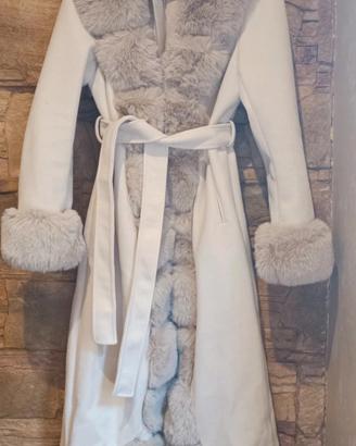 cappotto in panno con pelliccia sintetica 