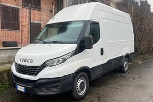 Iveco Daily 33S12 2.3 HPT PC Cabinato