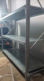Scaffalature con pianetti