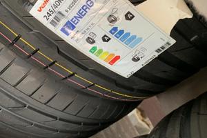 4Gomme 245 40 R 19 Hankook