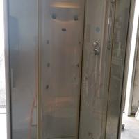 Doccia idromassaggio e bagno turco