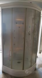 Doccia idromassaggio e bagno turco