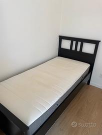 Letto singolo IKEA HEMNES + Comodino + Doghe