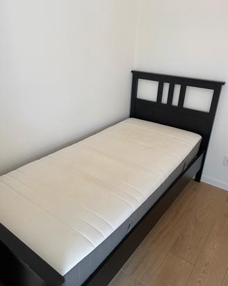 Letto singolo IKEA HEMNES + Comodino + Doghe