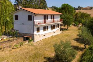 Villa di 310 m² con più di 5 locali a Calvi dell'U