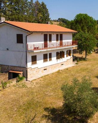 Villa di 310 m² con più di 5 locali a Calvi dell'U