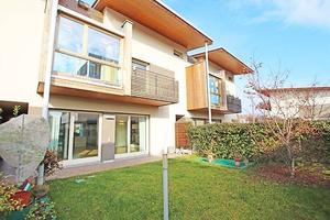 Villetta a schiera di 282 m² con 5 locali e box au