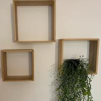 Quadrati in legno a parete