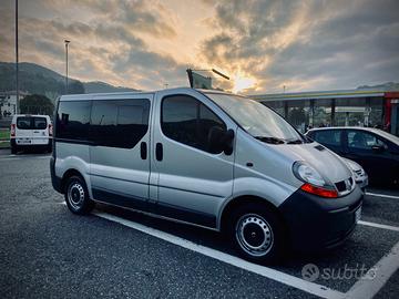 renault trafic autovettura 9 posti Asi permuta