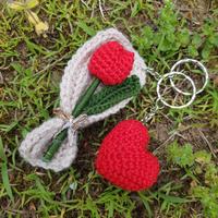 Set due portachiavi uncinetto.